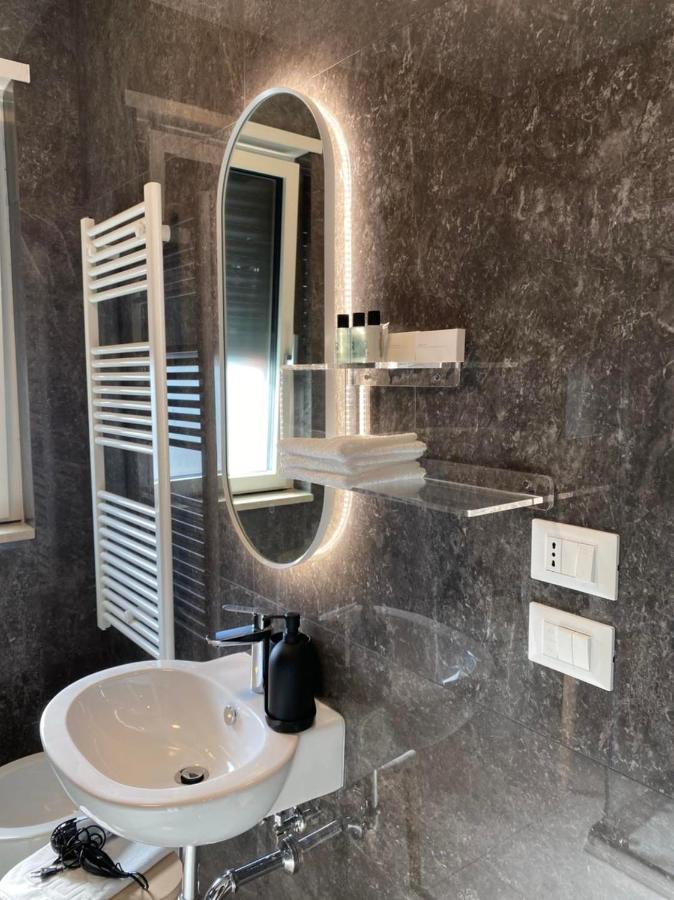 Dizeta Suite And Apartment Salerno Exterior foto
